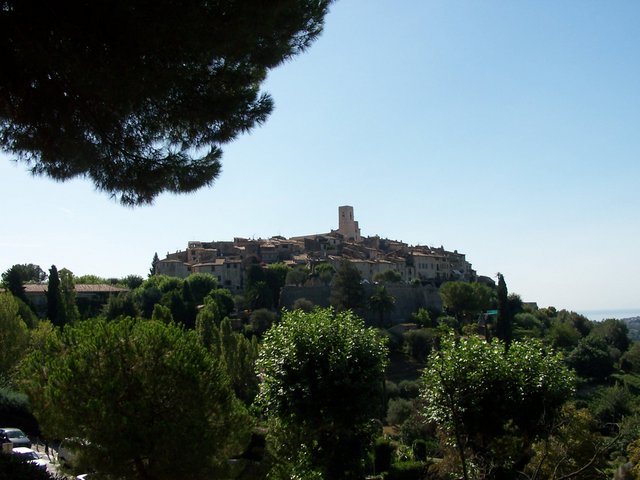 Saint-Paul-de-Vence, na obronku brda nalazi se grobnica M. Šagala. Photo: N. Kantar